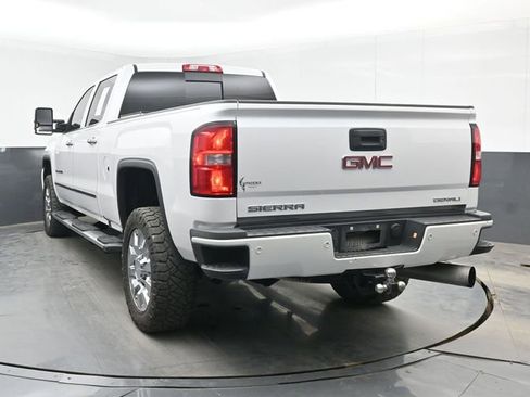 Used 2019 GMC Sierra 2500 Denali w/ Duramax Plus Package AWD/4WD image 12