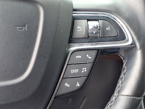 Certified 2023 Lincoln Nautilus Reserve AWD/4WD image 12