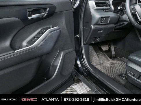 Used 2024 Toyota Highlander XSE FWD image 7