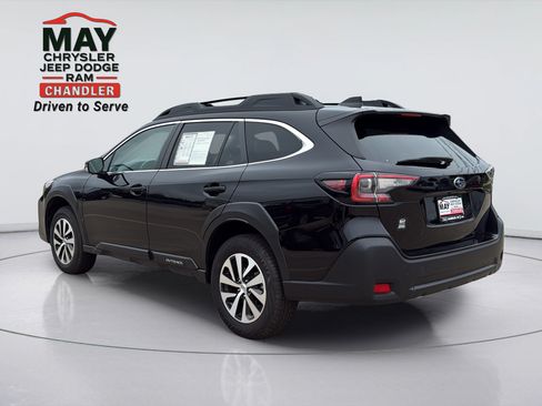 Used 2025 Subaru Outback Premium AWD/4WD image 5