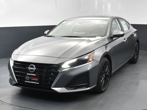 New 2025 Nissan Altima 2.5 SV w/ SV Special Edition Package image 3