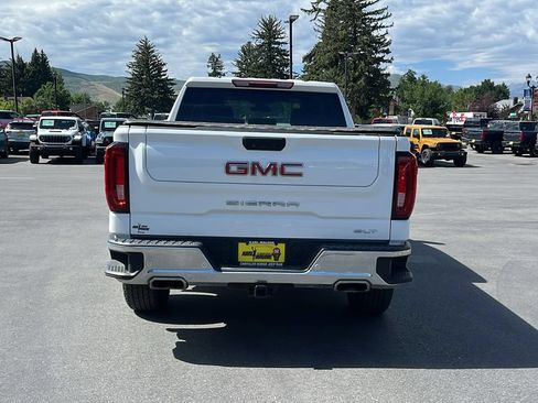 Used 2023 GMC Sierra 1500 SLT w/ SLT Convenience Package AWD/4WD image 4
