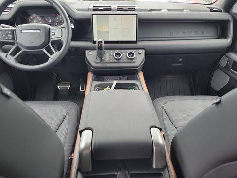 Used 2024 Land Rover Defender 130 X AWD/4WD image 14