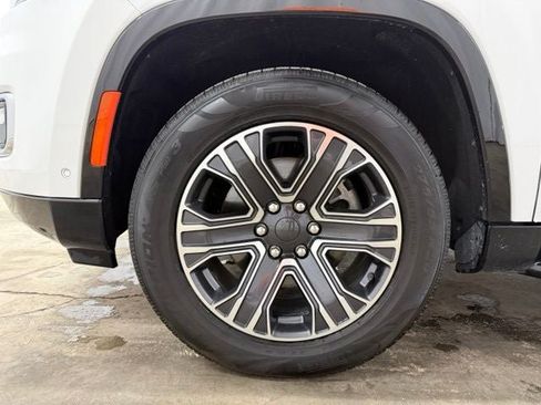 Used 2023 Jeep Wagoneer Series III w/ Preferred Equipment Group AWD/4WD image 30