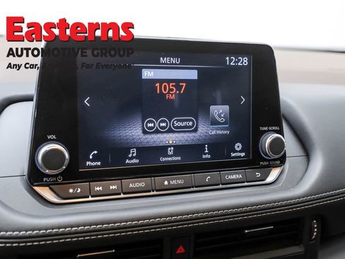 Used 2022 Nissan Rogue S image 19