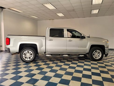 Used 2018 Chevrolet Silverado 1500 LT w/ All Star Edition image 9