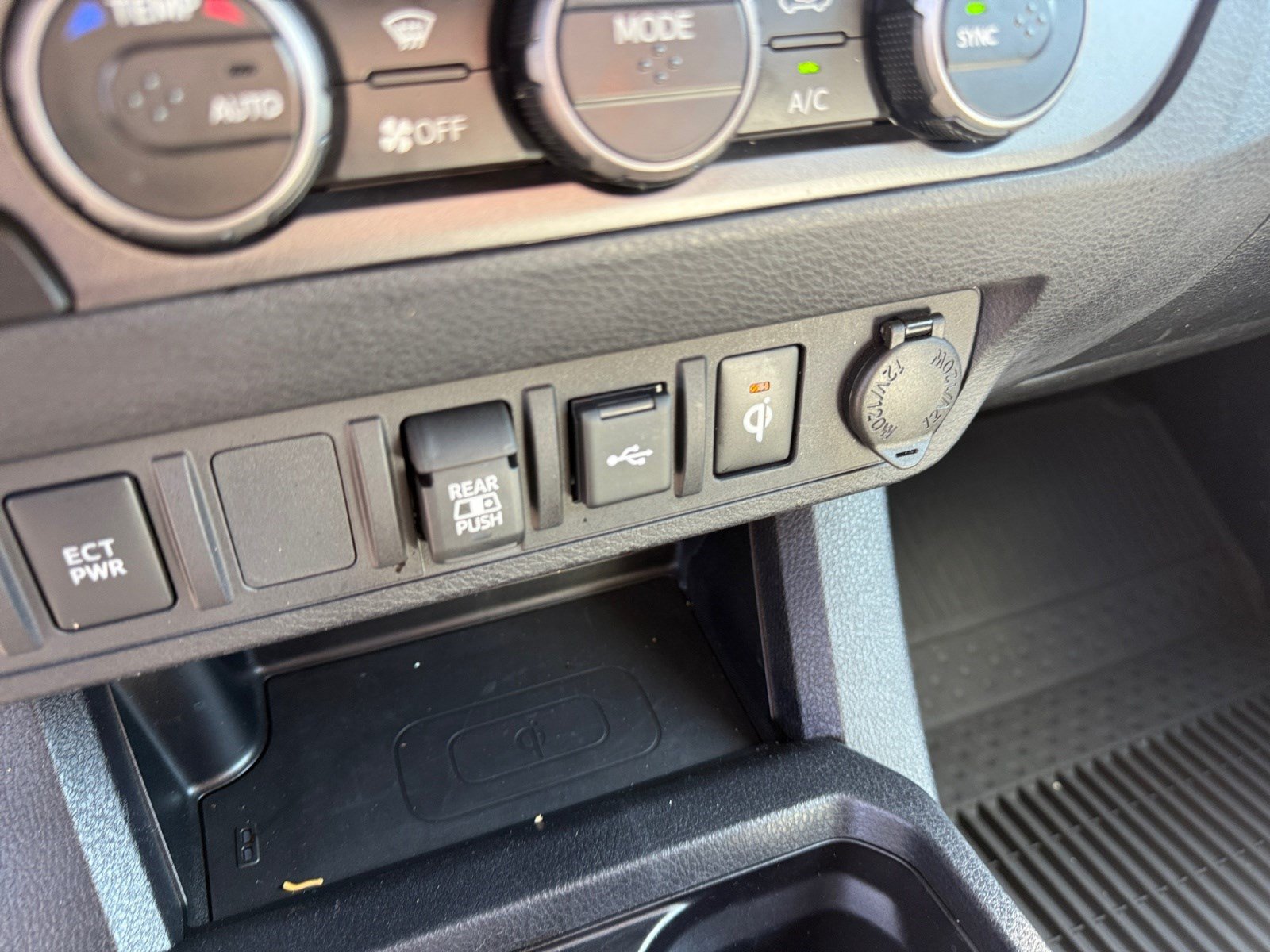 Used 2023 Toyota Tacoma TRD Off-Road AWD/4WD image 29