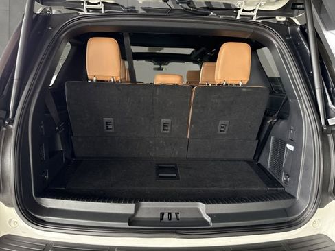 Used 2024 Ford Expedition Platinum image 21