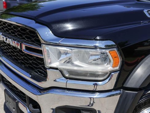 Used 2022 RAM 5500 Tradesman w/ Chrome Appearance Group AWD/4WD image 3