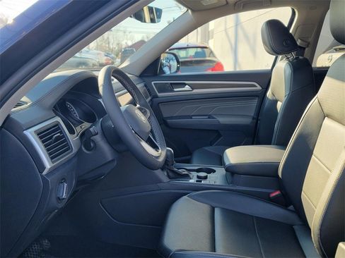 Used 2021 Volkswagen Atlas SE image 13