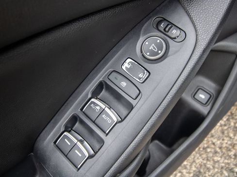 Used 2019 Honda Accord Sport image 11