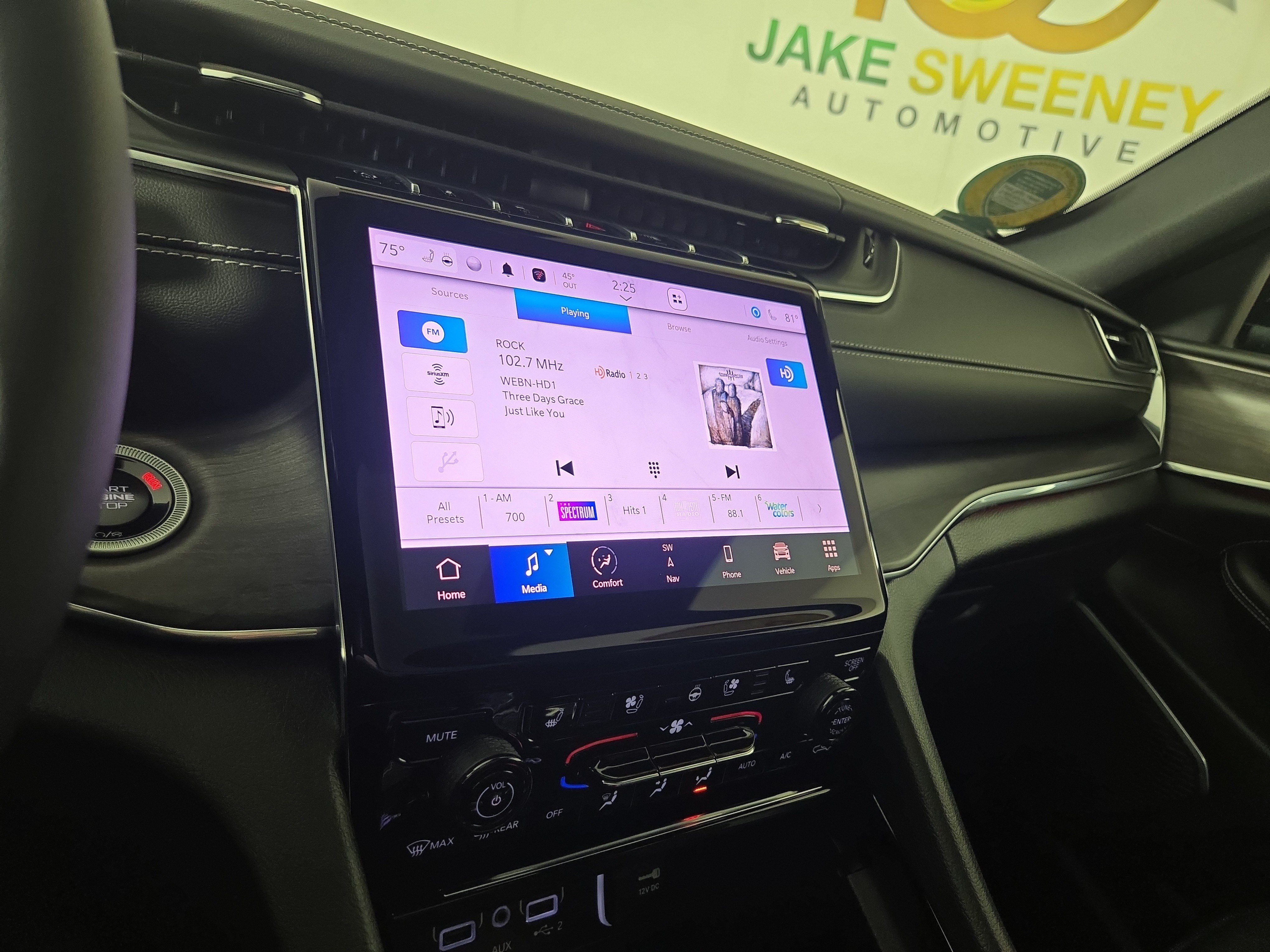 Certified 2025 Jeep Grand Cherokee Overland AWD/4WD image 20