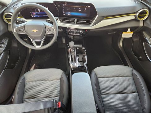 New 2026 Chevrolet Trax LT w/ LT Convenience Package image 18