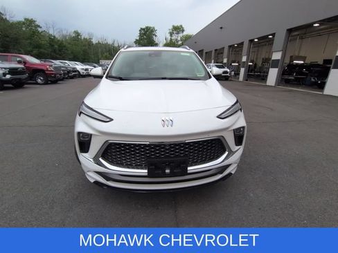 Used 2024 Buick Encore GX Avenir w/ Avenir Technology Package AWD/4WD image 7