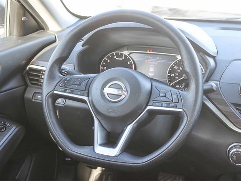 Used 2024 Nissan Altima 2.5 SV image 19