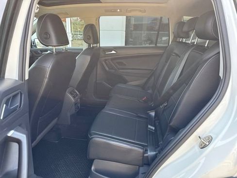 Used 2021 Volkswagen Tiguan SE w/ Panoramic Sunroof Package AWD/4WD image 21