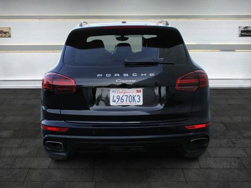 Used 2018 Porsche Cayenne Platinum Edition image 6