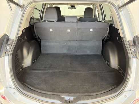 Used 2018 Toyota RAV4 XLE FWD image 14