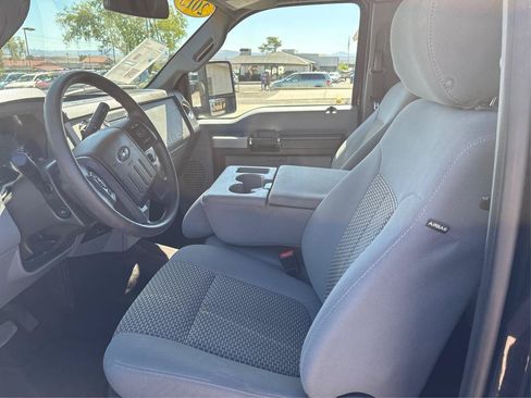 Used 2015 Ford F250 XLT w/ XLT Interior Package AWD/4WD image 9