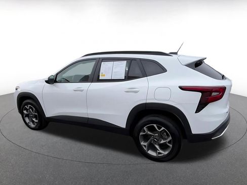 Used 2025 Chevrolet Trax LT image 10