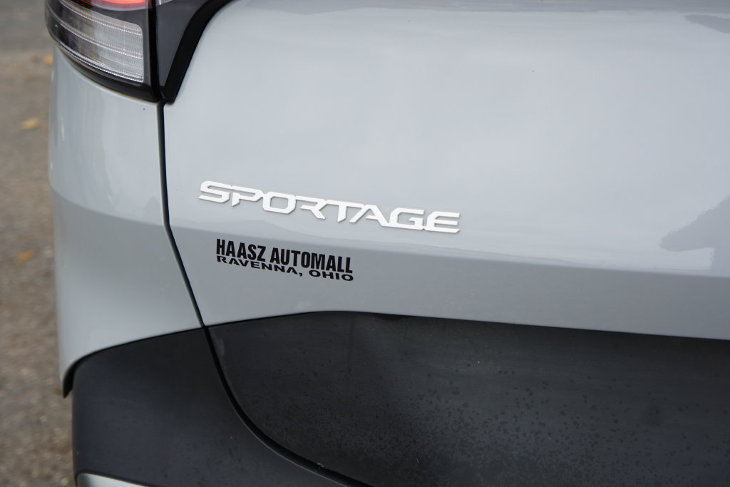 Used 2024 Kia Sportage X-Line w/ X-Line Premium Package AWD/4WD image 7