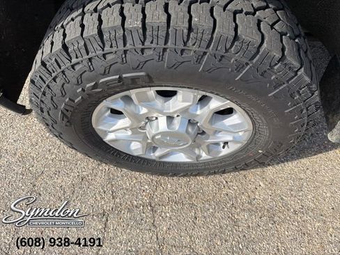 Used 2020 Chevrolet Silverado 2500 LTZ w/ LTZ Convenience Package AWD/4WD image 27