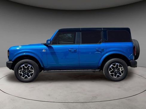 Used 2024 Ford Bronco Outer Banks AWD/4WD image 2