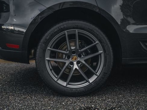 New 2025 Porsche Macan image 11