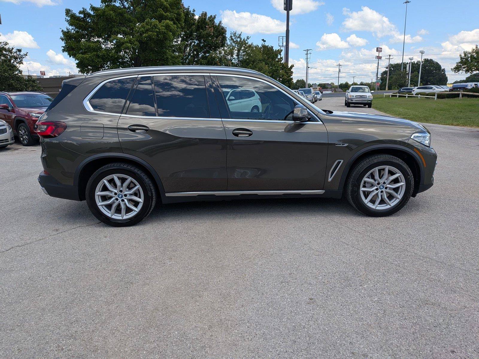 Used 2022 BMW X5 xDrive45e w/ Executive Package AWD/4WD image 6