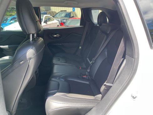 Used 2020 Jeep Cherokee Latitude Plus image 33