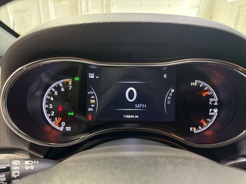 Used 2018 Jeep Grand Cherokee Limited image 15