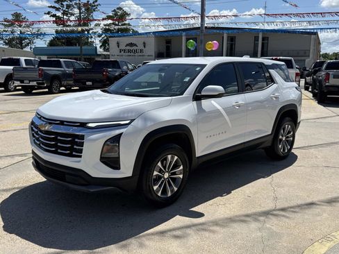 Used 2025 Chevrolet Equinox LT image 3