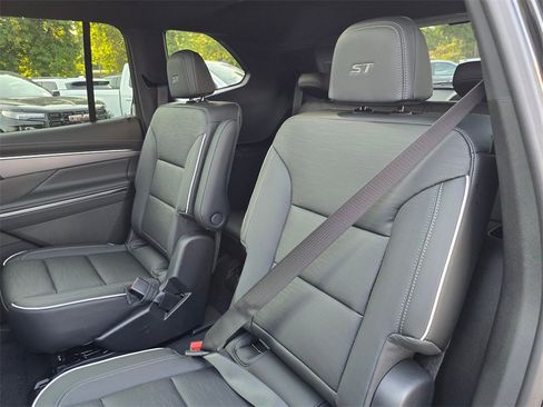 Used 2026 Buick Enclave Sport Touring w/ Power Package image 53