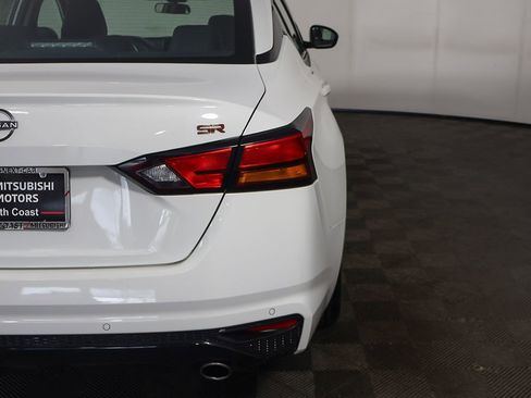 Used 2024 Nissan Altima 2.5 SR FWD image 13