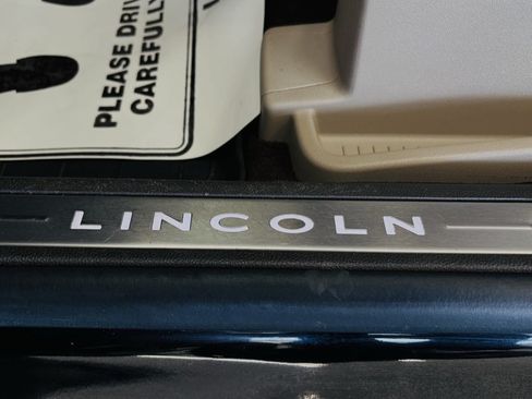 Used 2023 Lincoln Nautilus Reserve FWD image 32