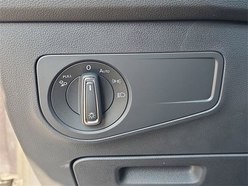 Certified 2024 Volkswagen Tiguan SEL R-Line image 28