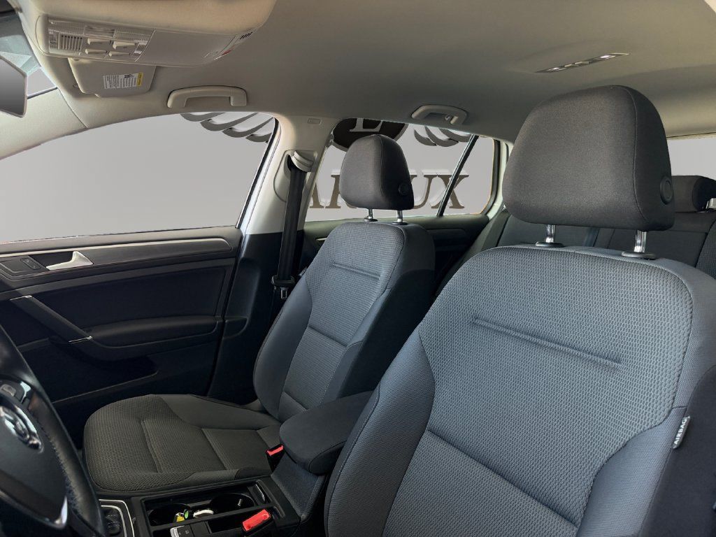 Used 2019 Volkswagen e-Golf SE w/ Driver Assistance Package FWD image 9