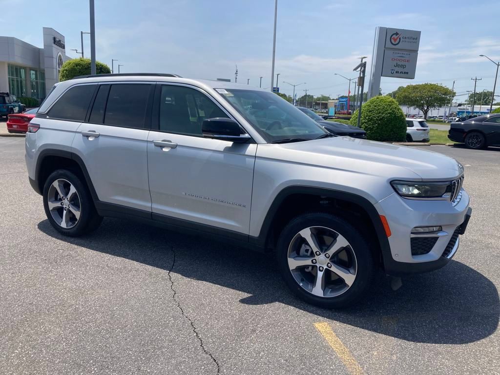New 2024 Jeep Grand Cherokee Limited 4xe w/ Luxury Tech Group II AWD/4WD image 8