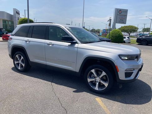 New 2024 Jeep Grand Cherokee Limited 4xe w/ Luxury Tech Group II AWD/4WD image 8