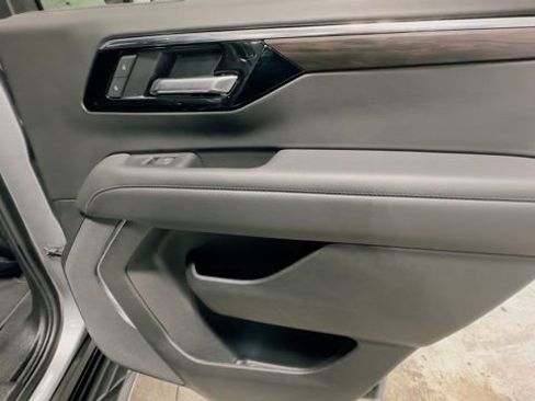 Used 2025 Chevrolet Tahoe LT AWD/4WD image 46