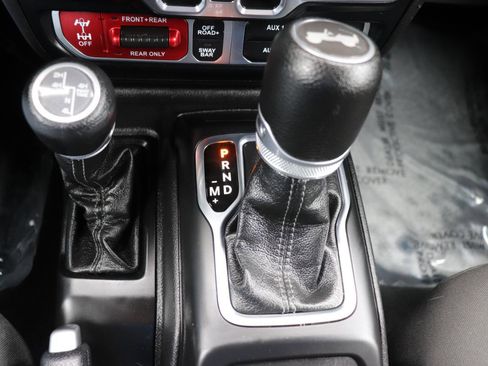 Used 2024 Jeep Wrangler Unlimited Rubicon 4xe AWD/4WD image 43