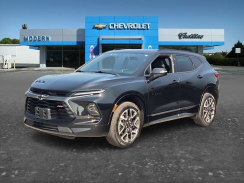 Certified 2025 Chevrolet Blazer RS FWD image 1