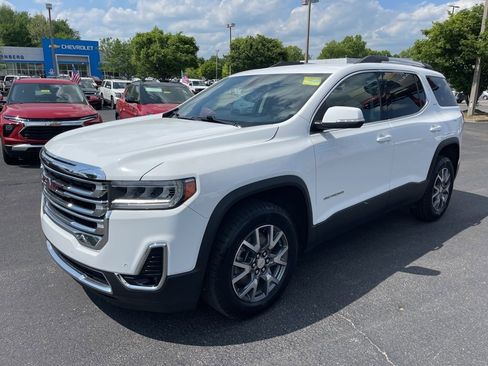 Used 2023 GMC Acadia SLT AWD/4WD image 3