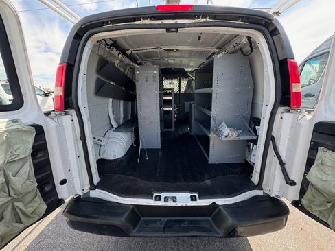 Used 2016 Chevrolet Express 2500 RWD image 17