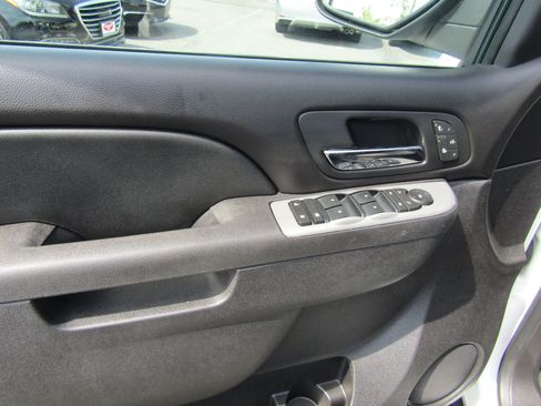 Used 2011 Chevrolet Avalanche LT w/ Luxury Package image 30