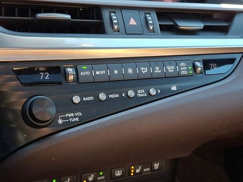 Used 2019 Lexus ES 350 Ultra Luxury image 17