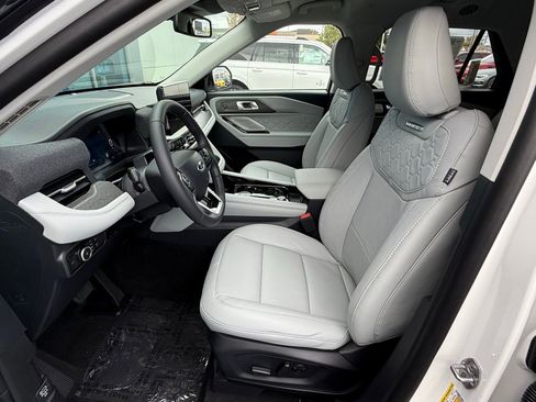 New 2026 Ford Explorer Platinum w/ LUX Leather Package image 15