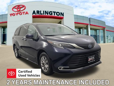 Used 2024 Toyota Sienna XLE image 1
