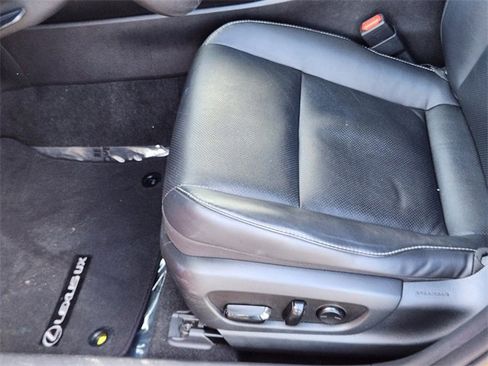 Used 2020 Lexus UX 200 w/ Premium Package image 8