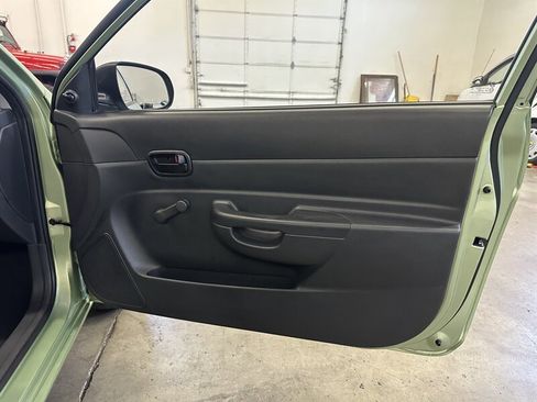 Used 2010 Hyundai Accent GS image 26